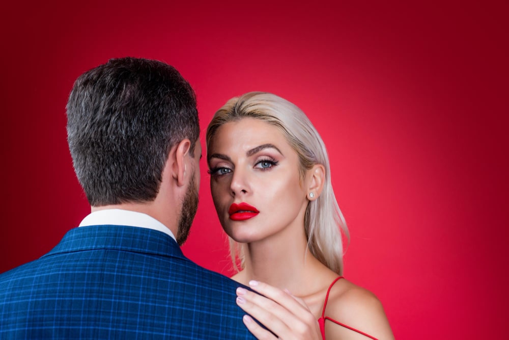 femme excite un homme